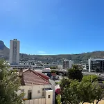Gardens Apartment Stunning Mountain Views