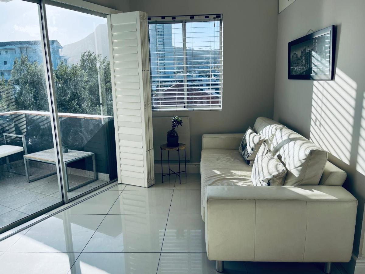 Apartment Gardens Stunning Mountain Views